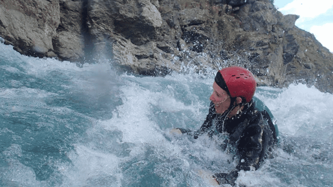 queenstown white water surfing along the kawarau river
