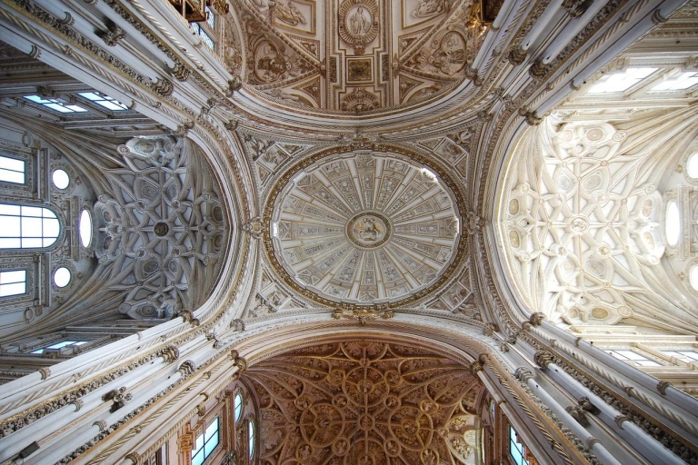 Córdoba: rondleiding moskee-kathedraal, synagoge en AlcázarRondleiding in het Spaans