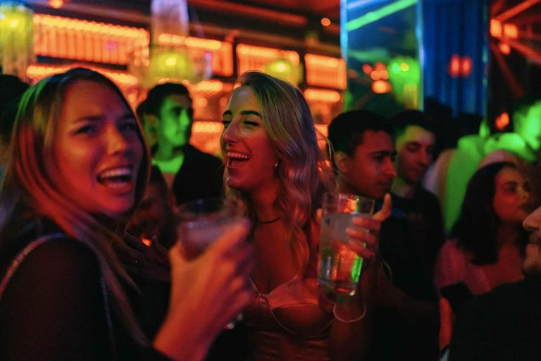 Amsterdam : Tournée des pubs du Jour du Roi avec entrée au club VIP