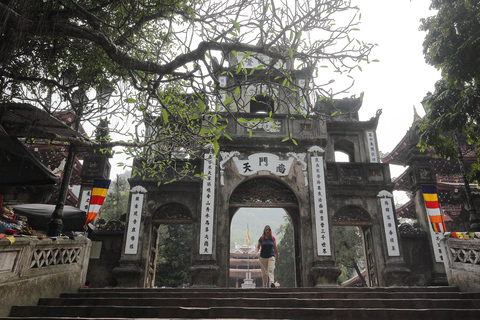 Hanoi: Parfümpagode mit Bootsfahrt oder Lotus-SeidendorfPrivate Tour: Parfümpagode, Lotus-Seidendorf und Weihrauch