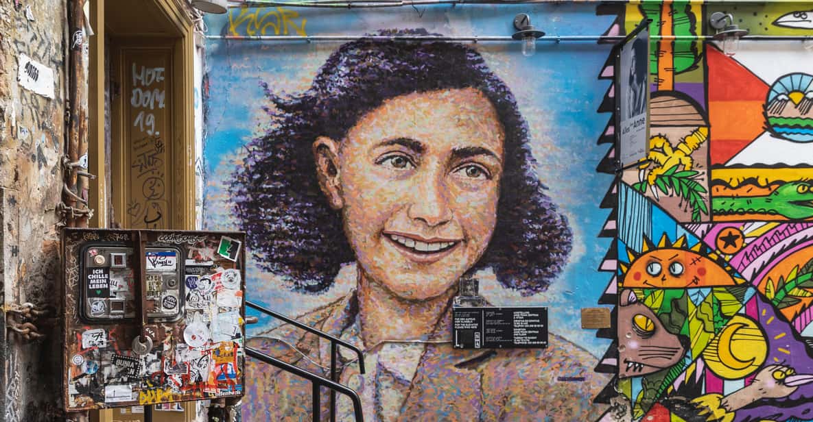 Berlin: Hidden Backyards Small-Group Walking Tour