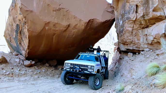 moab 3hour offroad rock carvings tour