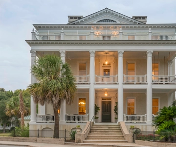 Beaufort: Pat Conroy's Beaufort Tour per golfkar
