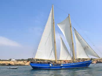From Vilamoura: Algarve Coast 3-Hour Sailing Cruise