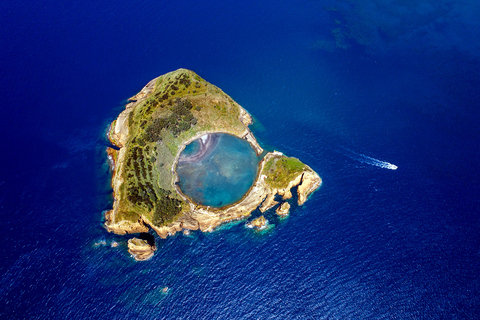 Sao Miguel: Bootstour um Vila Franca do Campo Islet