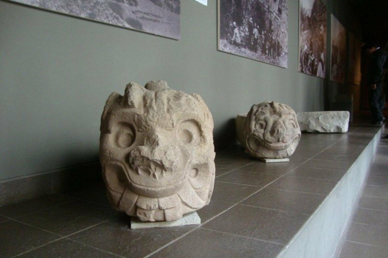 De Huaraz: excursion d'une journée au musée Chavín de Huantar et au musée ChavínVisite partagée avec un guide hispanophone