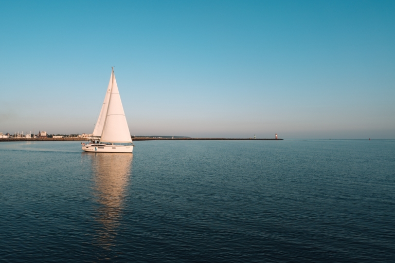 Rostock: całodniowe, półdniowe lub Sunset Sailing Experience4-godzinne doświadczenie żeglarskie