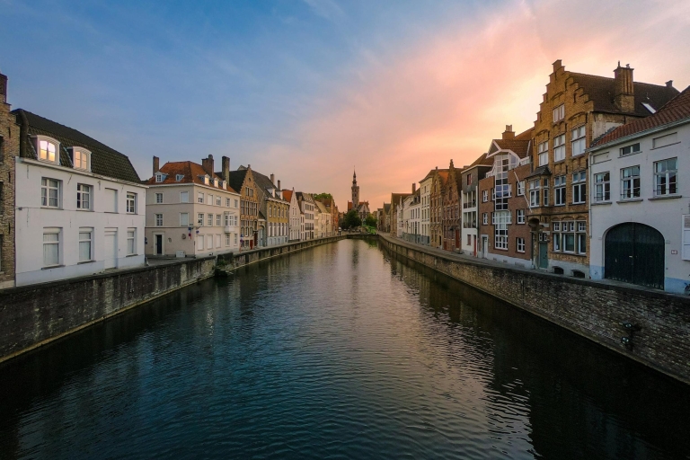 Bruges: visite privée en soirée du côté obscur de Bruges d'une heure et demieVisite en anglais