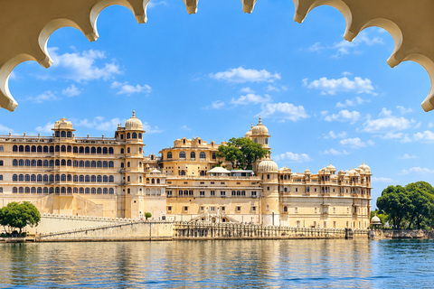 From Delhi: 15-Day Rajasthan Desert & Taj Mahal Private Tour 15-Day Private Royal Rajasthan Tour with Budget 2Star Hotels