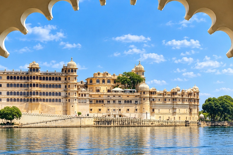 From Delhi: 15-Day Rajasthan Desert & Taj Mahal Private Tour 15-Day Private Royal Rajasthan Tour with Budget 2Star Hotels
