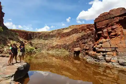 Burrup: Excursión Premium de Arte Rupestre con Guía Aborigen