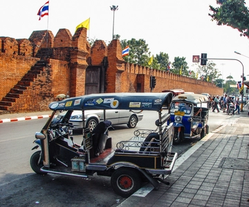 Chiang Mai: Private Tuk Tuk Tour of City Temples With Pickup