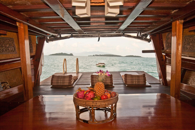 Koh Samui: Całodniowy rejs na wyspę Koh Phangan z zachodem słońcaKoh Samui: całodniowy rejs na wyspę Koh Phangan z zachodem słońca