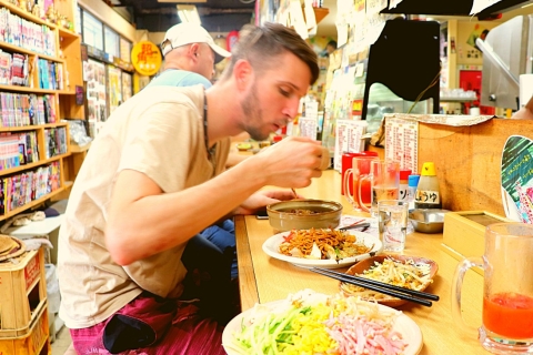 Visite gastronomique d'Osaka (10 plats délicieux dans 5 restaurants cachés)Osaka: visite culinaire de Shinsekai