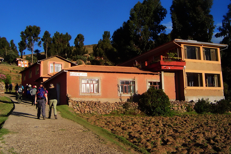 Au départ de Puno : Circuit de 2 jours des îles Uros, Amantaní et Taquile