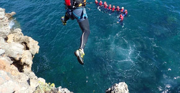 Lisbon: Coasteering & Speedboat in Arrábida, Setúbal, Sesimbra