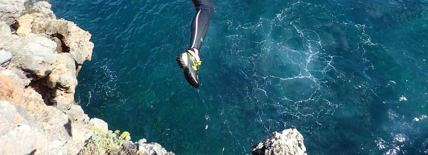 Arrábida : Setubal, Sesimbra Coasteering & Speedboat Tour