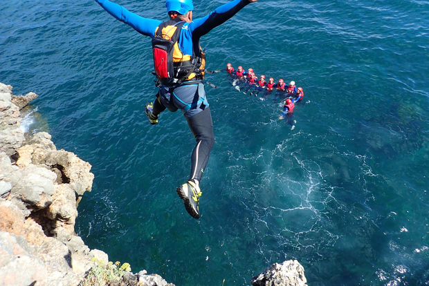 Lisbona: coasteering e motoscafo ad Arrábida, Setúbal, Sesimbra