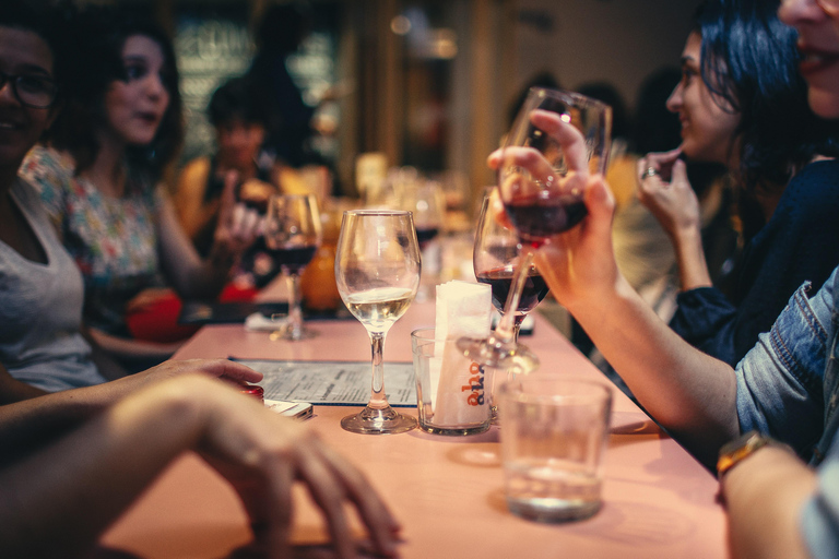 Belgrado: tour a piedi di 3 ore con degustazione di vini localiBelgrado: tour di degustazione di vini locali a piedi di 3 ore