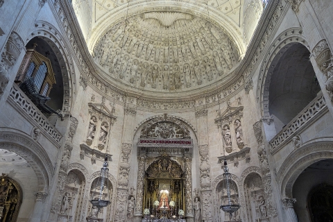 Seville: Cathedral & Giralda Guided Tour with Entry Tickets Tour in English