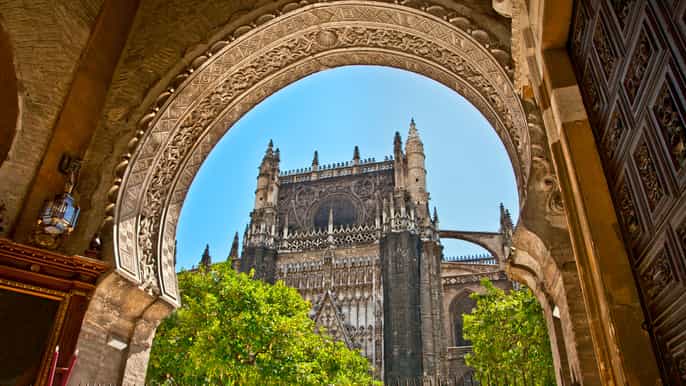 seville cathedral giralda guided tour with entry tickets