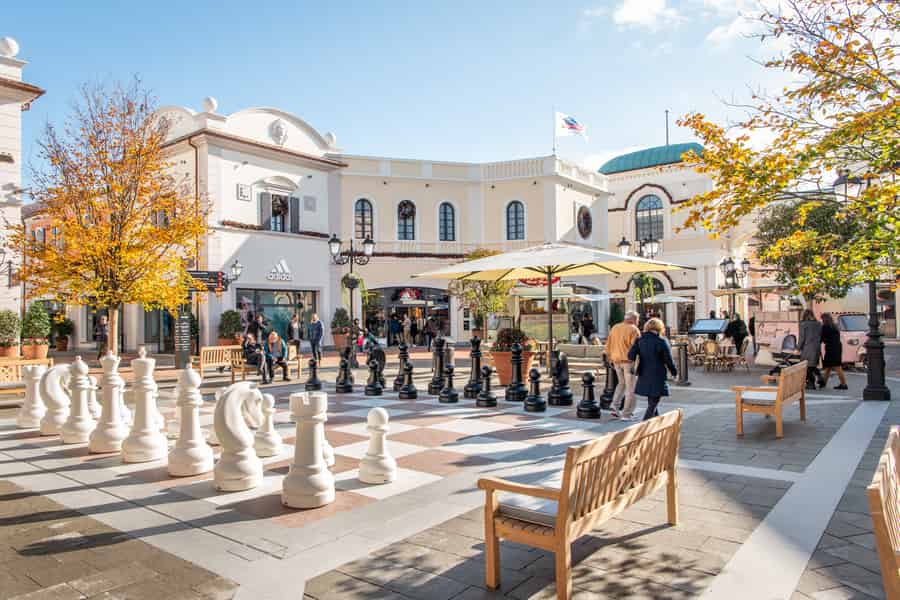 File:Christmas Time in South Coast Plaza - panoramio.jpg - Wikimedia Commons