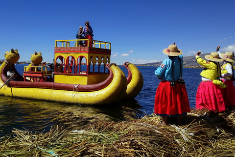 Desde Puno: Excursión de 2 días a los Uros, Amantaní y las Islas Taquile