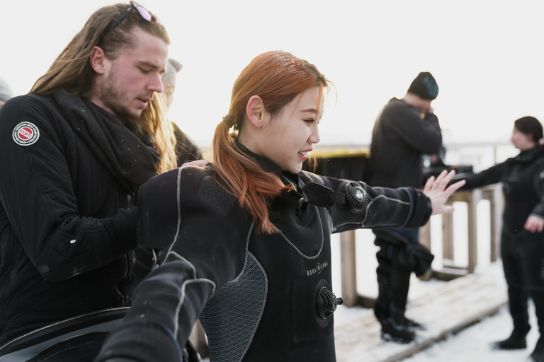 Vanuit Reykjavik: Silfra-snorkelen met onderwaterfoto'sOptie met een drysuit