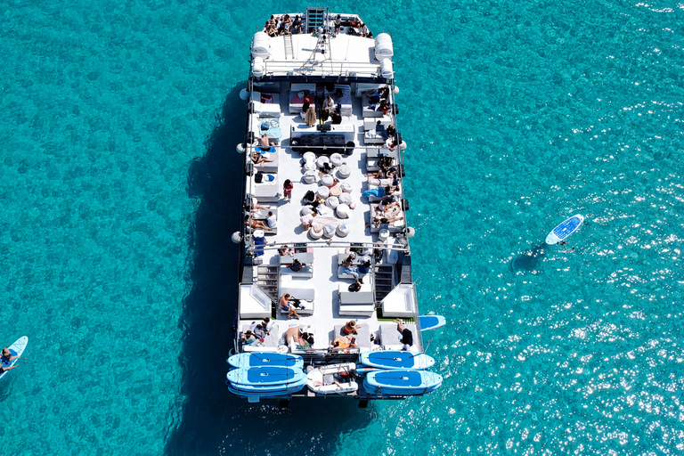 Ibiza: Boat to Formentera with VIP bed, open bar, breakfast, lunch, dinner Full Experience with Sunset (in advance, phase 3)
