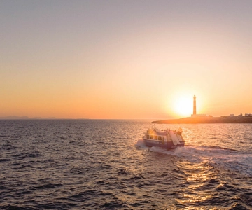 Cala'n Bosch: 2-Hour Sunset Sightseeing Tour