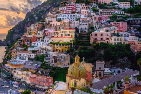 Von Neapel: Gemeinsamer Tagesausflug an die Küste von Sorrent und AmalfiTreffpunkt des Hauptbahnhofs von Napoli