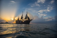 Cancún, Jolly Roger Pirate Show avec dîner - Hizvo