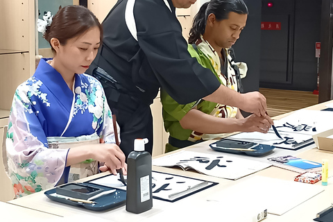 Osaka: Samurai Shows, Tea Ceremony and Japanese culture