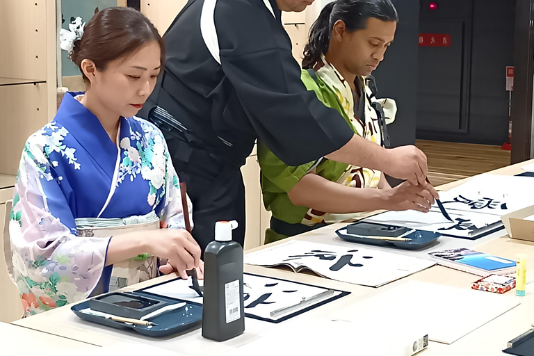 Osaka: Samurai Shows, Tea Ceremony and Japanese culture