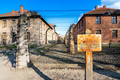 Kraków: Auschwitz z przewodnikiem z opcjonalnym lunchem i odbiorem z hoteluWycieczka w języku polskim z Lunch Boxem