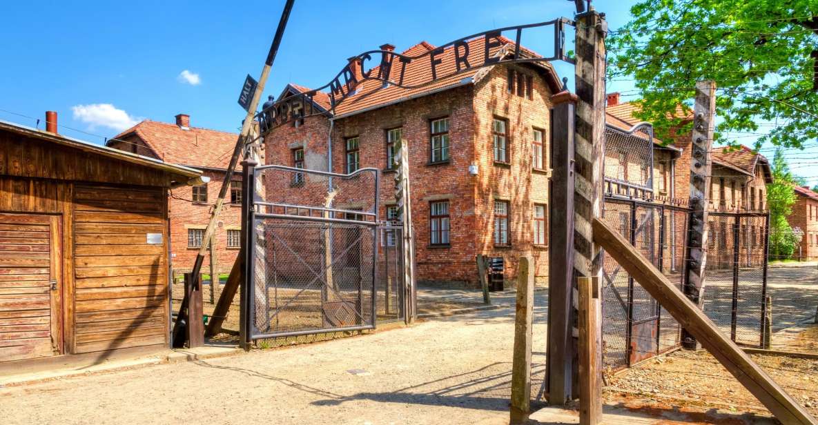 Fra Kraków: Omvisning i Auschwitz-Birkenau med henting