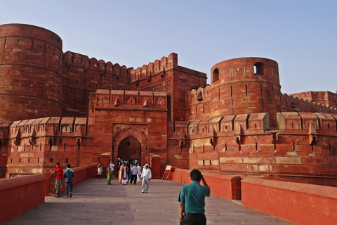 Från Delhi: Dagstur till Taj Mahal, Röda fortet &amp; Baby TajTur med bil, guide, inträdesavgifter och lunch