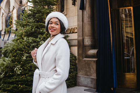 Bucharest: Essential Photo Session in the Charming Streets