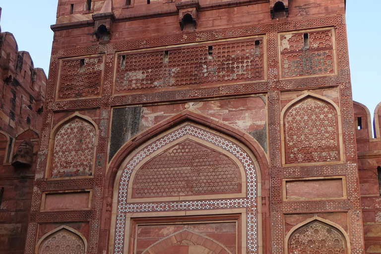 De Delhi: excursion privée d'une journée au lever du soleil au Taj MahalVisite avec voiture, guide et billets d'entrée