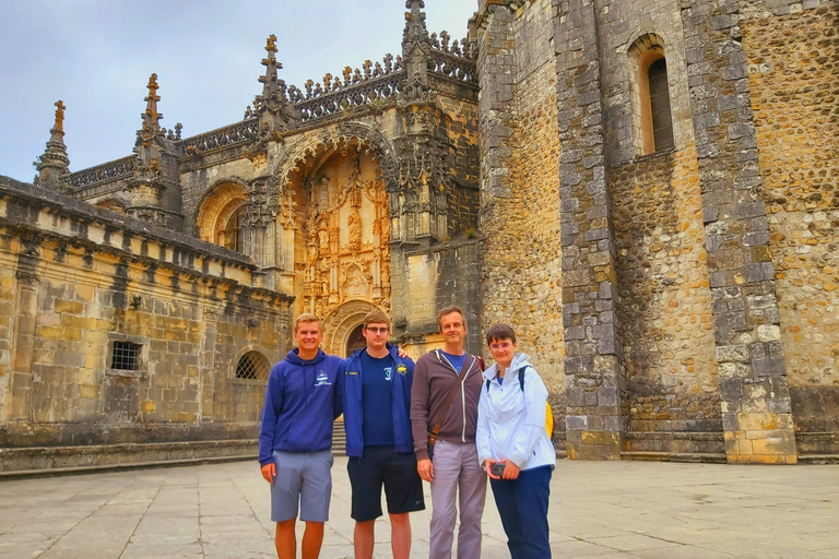 Tomar y Obidos: el tour privado de los pueblos del legado romanoLisboa: tour privado de Tomar, Obidos y Nazaré