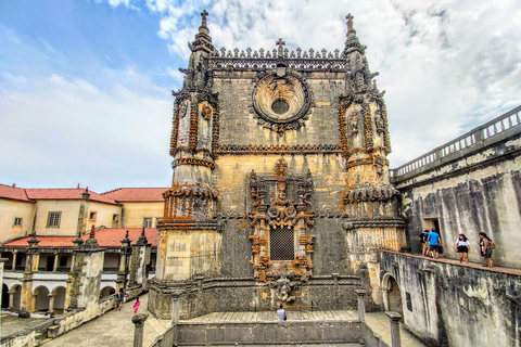 Tomar y Obidos: el tour privado de los pueblos del legado romanoLisboa: tour privado de Tomar, Obidos y Nazaré