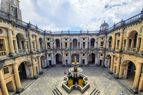 Tomar y Obidos: el tour privado de los pueblos del legado romanoLisboa: tour privado de Tomar, Obidos y Nazaré