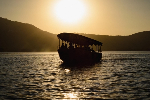 From Delhi: 6-Day Golden Triangle and Udaipur Private Tour Private Tour with 1 Flight to Udaipur, 5* Hotels