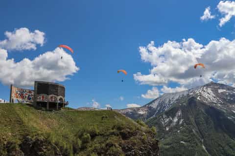 From Tbilisi: Paragliding in the Caucasus with Lunch