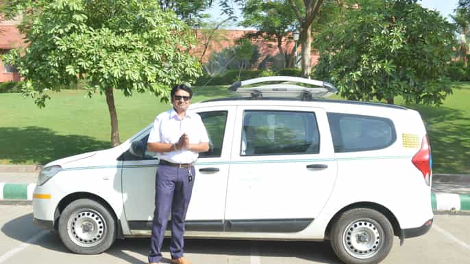 new delhi private airport transfer to or from the city