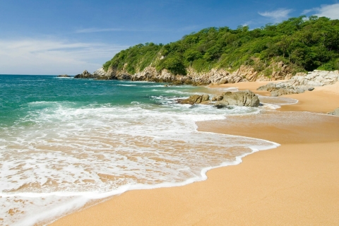 Huatulco: Boat Tour to Cacaluta Bay with Snorkelling