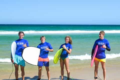 Rainbow Beach: 4WD Beach Drive and Surfing Lesson