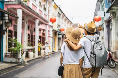 Phuket: Old Town Morning Street Art Walking Tour with Lunch