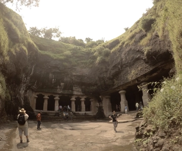 Mumbai: Elephanta Caves Half-Day Guided Tour with Expert