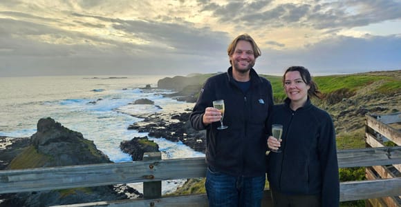 Melbourne: Boutique Phillip Island Wine, Dine & Penguin Tour